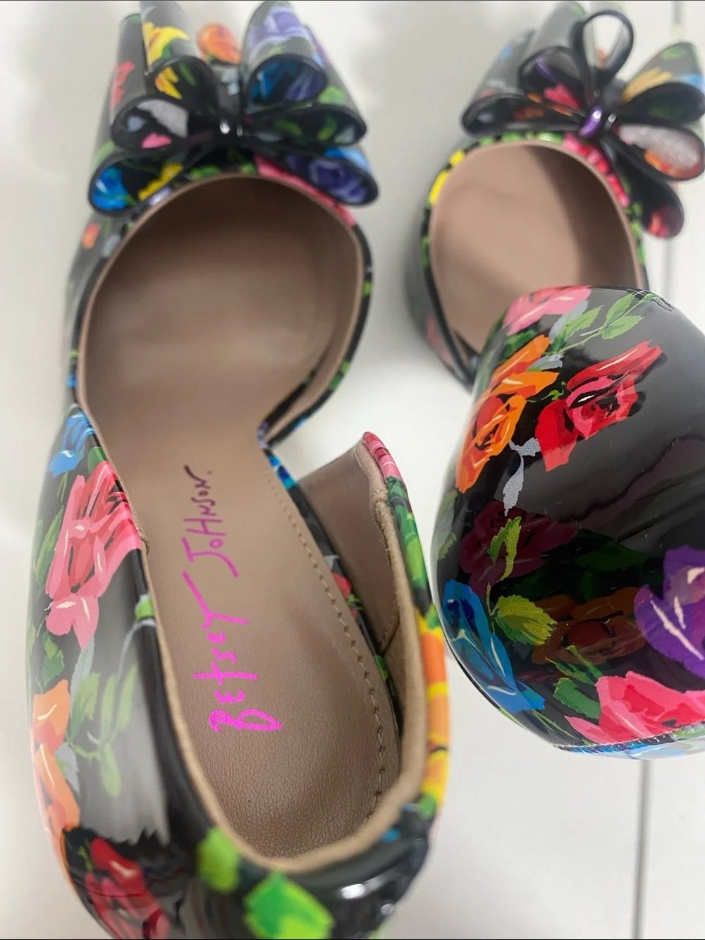 Betsey Johnson Black Patent Floral Pointed-Toe Bow Heels Size 8.5